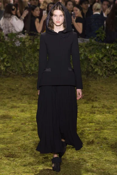 Look 1